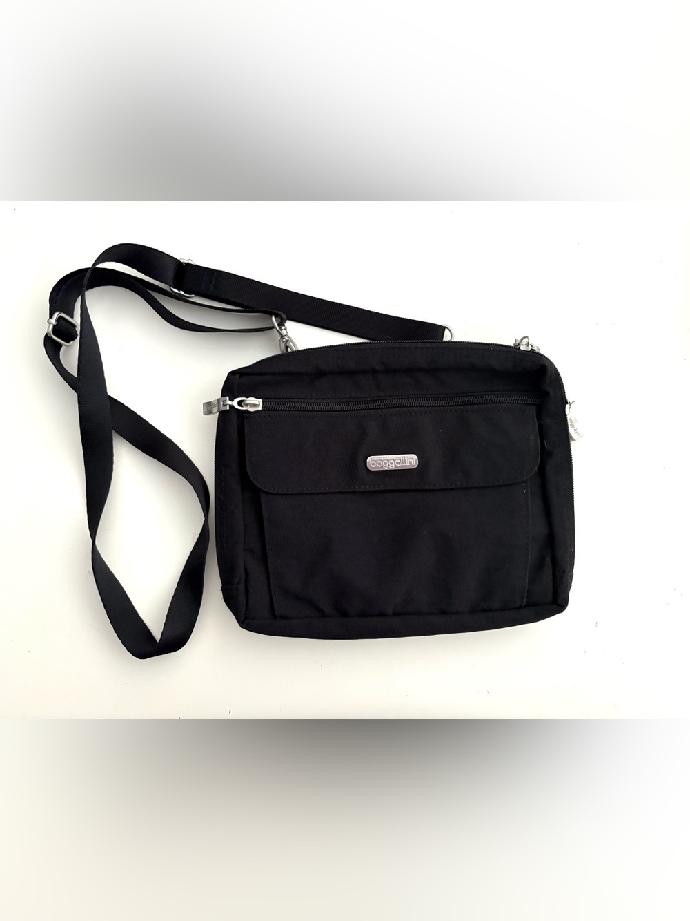Baggallini Black Crossbody Bag Lightweight Travel Everyday Purse